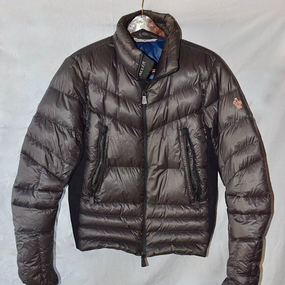 Moncler Grenoble Canmore Grey Down Jacket Slim Fit Italy